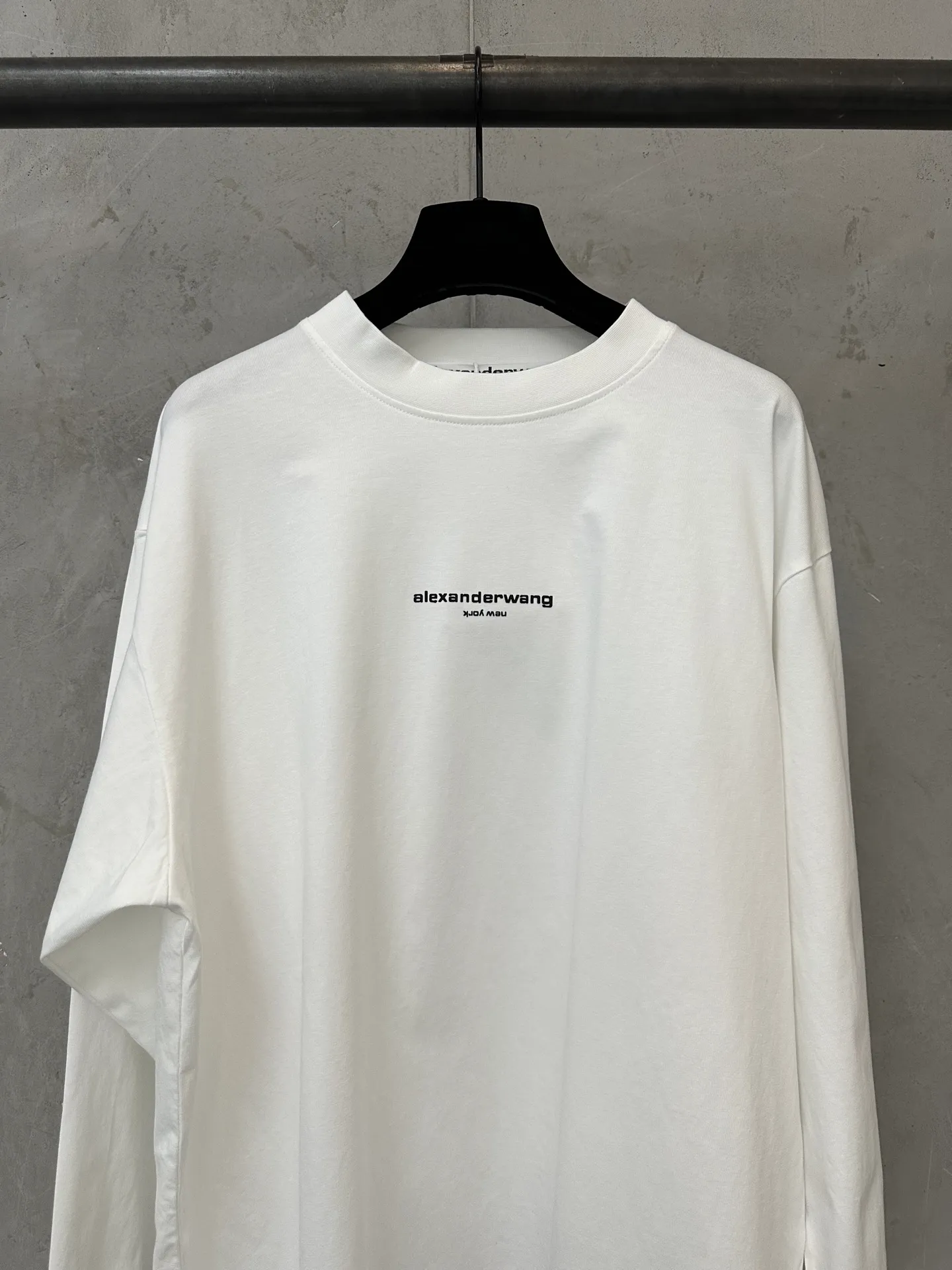 ￼ 150 Alexander wang ss 26 logo T : 16 g 32S 1*1 Same Style Color: White Size: XS S M L XL